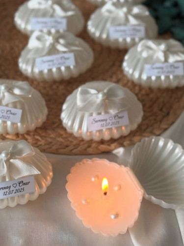 گیفت شمع با قاب صدفی و پاپیون و اتیکت